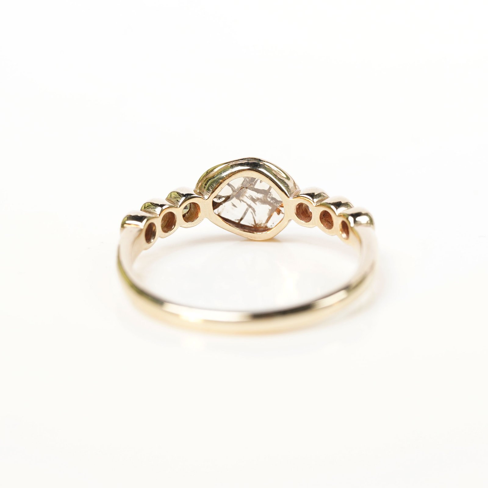 Private Horizon - Image 4